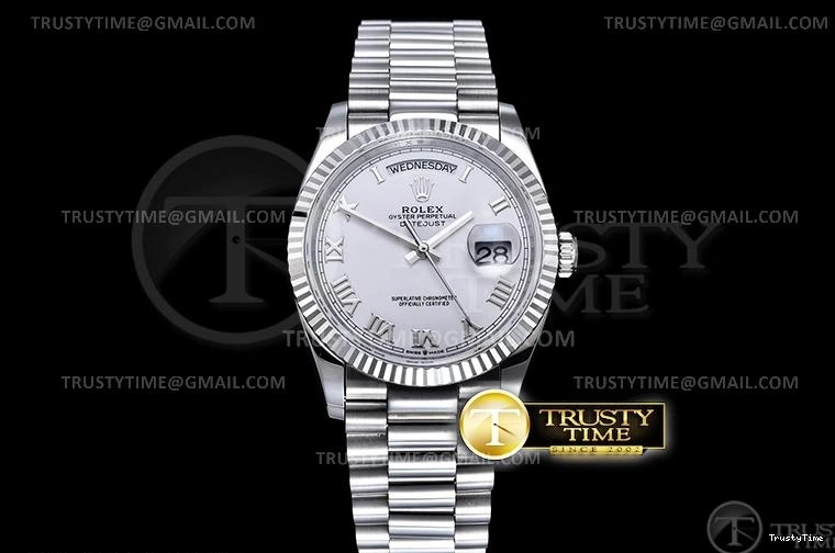 1019 RDD0224F – DayDate 36mm Vibrant 705